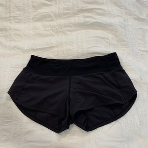 Lululemon speed up shorts 2.5” in size 2